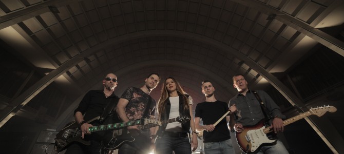 Adastra feat. Helena Bastić – Znam da si tu